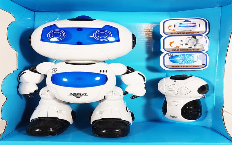 ربات اسباب بازی ارزان که می تواند با شما پیاده روی کند